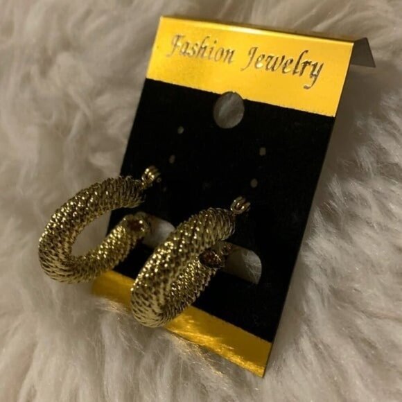 14k Gold Plated Textured Hoop Earrings - Picture 7 of 8